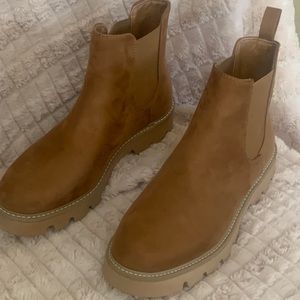 Chinese Laundry Chelsea Style Boots